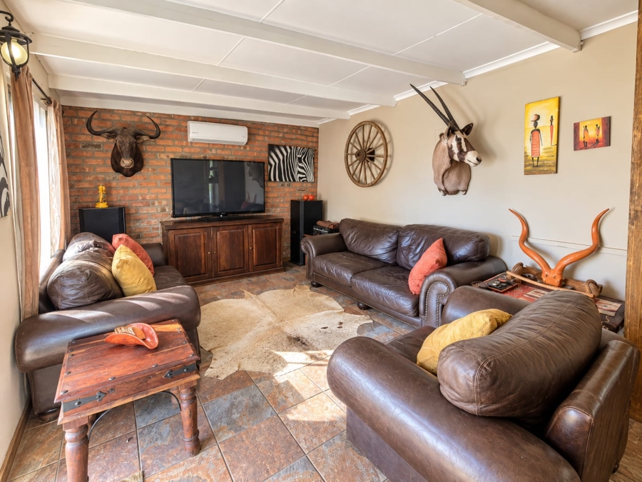 4 Bedroom Property for Sale in Olifantshoek Northern Cape